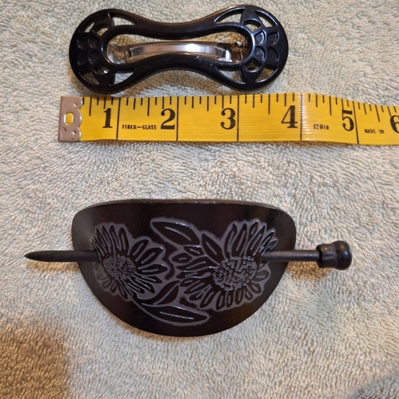 Black Floral Hair Holder and Clip Set - Picture 4 of 4